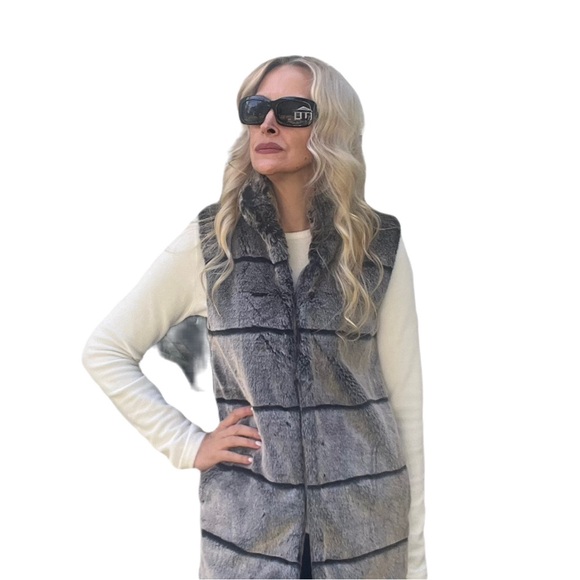 Discover Peach GALENA faux fur vest size XS - Picture 2 of 8